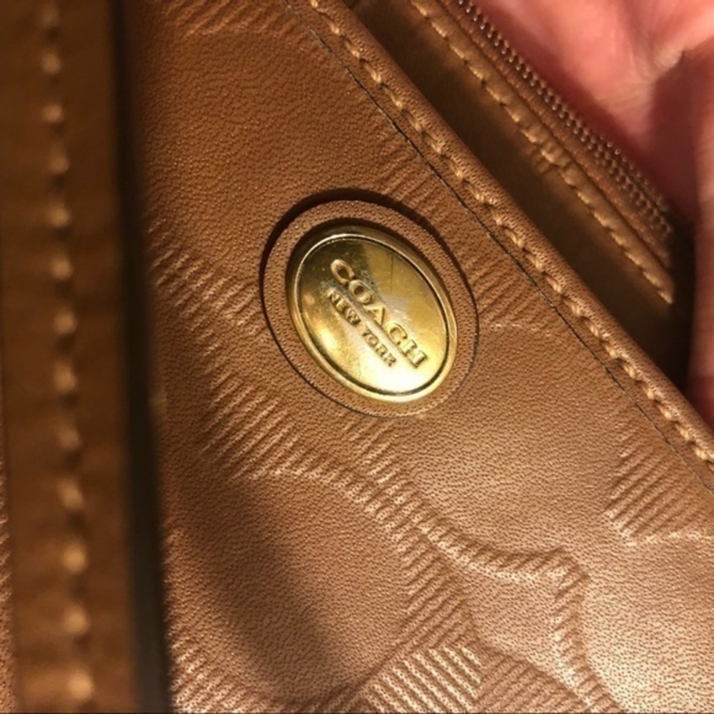 Coach brown embossed wristlet clutch bag - Picture 8 of 9